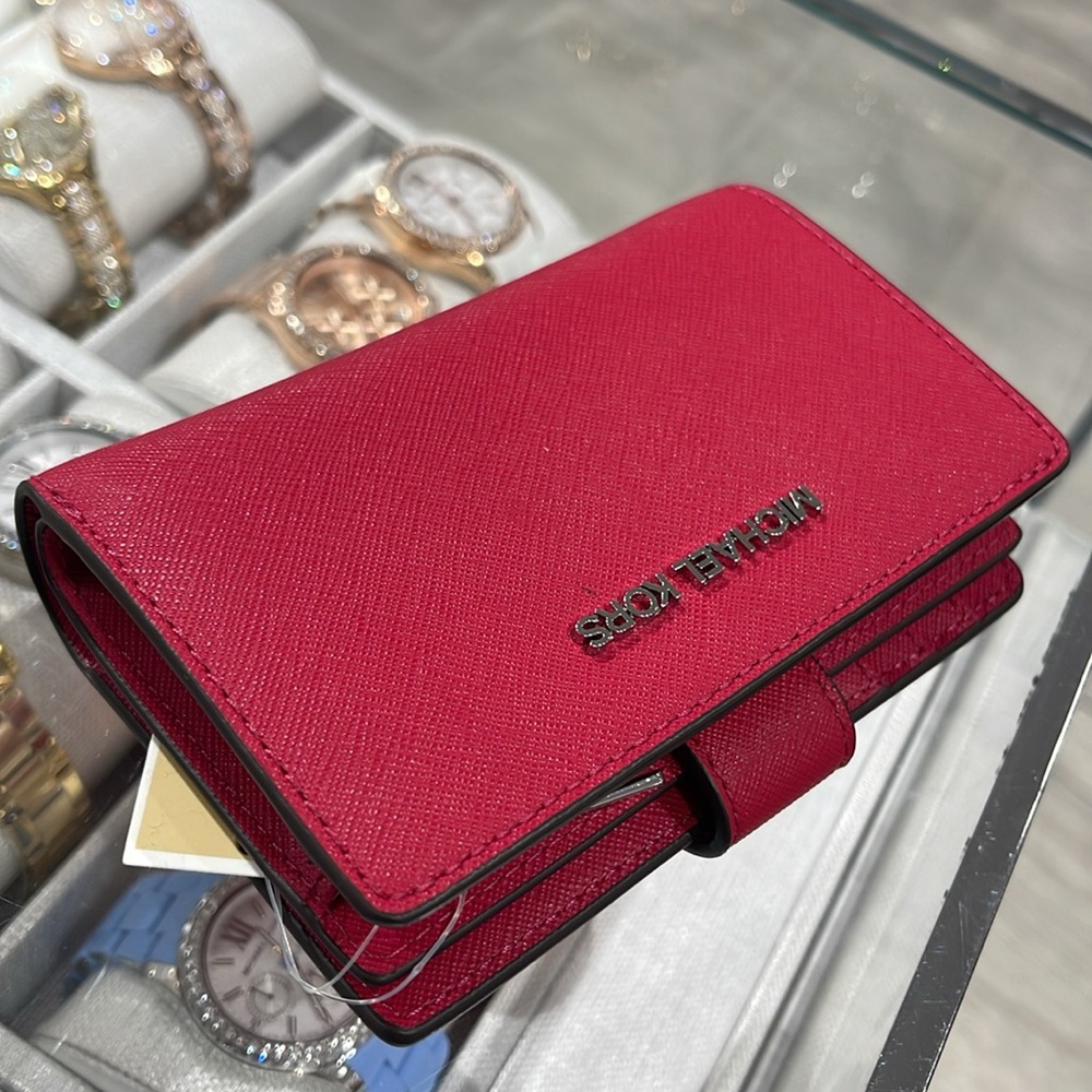 MICHAEL KORS Medium Saffiano Leather Bifold ZP CN Wallet
COLOR DK RASPBERRY
NWT - Picture 7 of 16